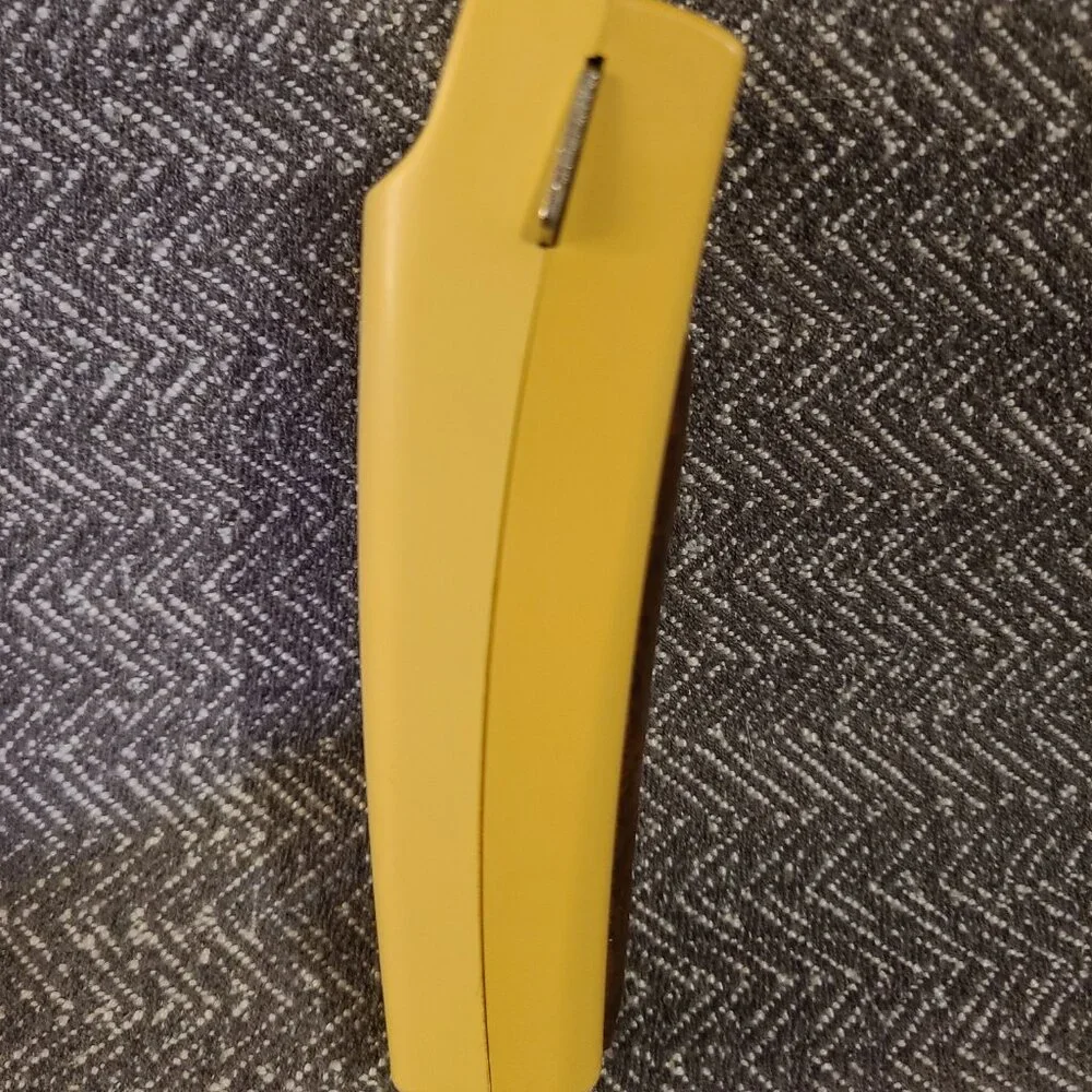 Vintage 1973 Lady Remington MS-180 cordless electric shaver